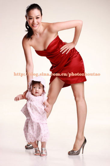 Mamá caliente Christy Chung y su bebé adorable 4