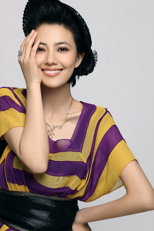 Actriz Gao Yuanyuan embellecen revista de moda 3