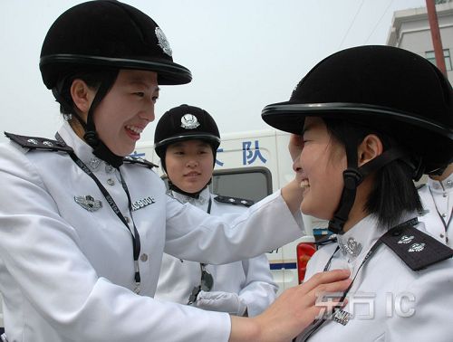 Establece la primera policía montada de mujer en Binzhou1