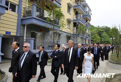 Los enviados diplomáticos acreditados en China visitan las zonas afectadas por terremoto en Sichuan2