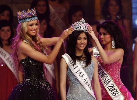 Kerenina Sunny Halim gana Miss Indonesia 2009 1