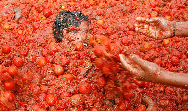 Lucha de tomate en Colombia 1