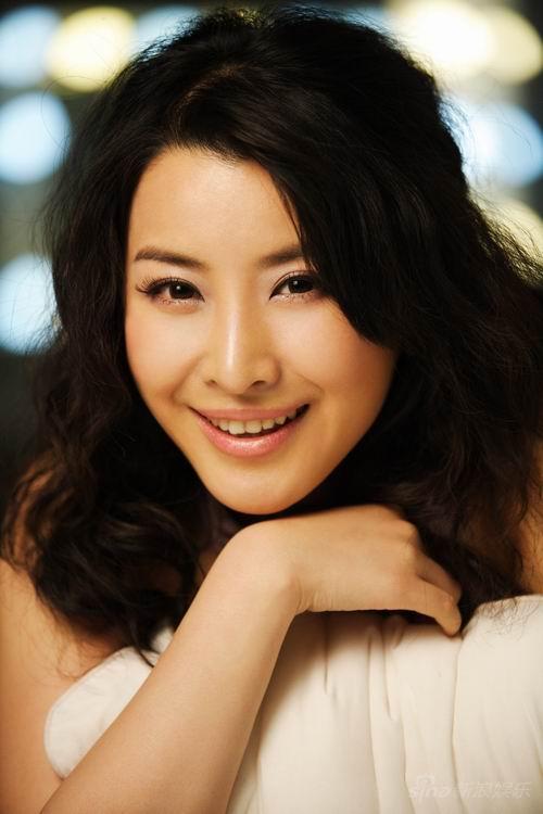 Actriz Wang Yajie en revista 3