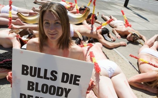 Protesta contra la corrida de toros en Londres 5
