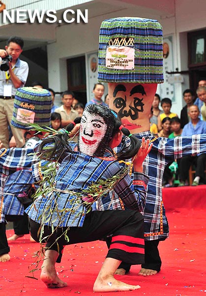 Danza tradicional de la etnia del sur de China 3