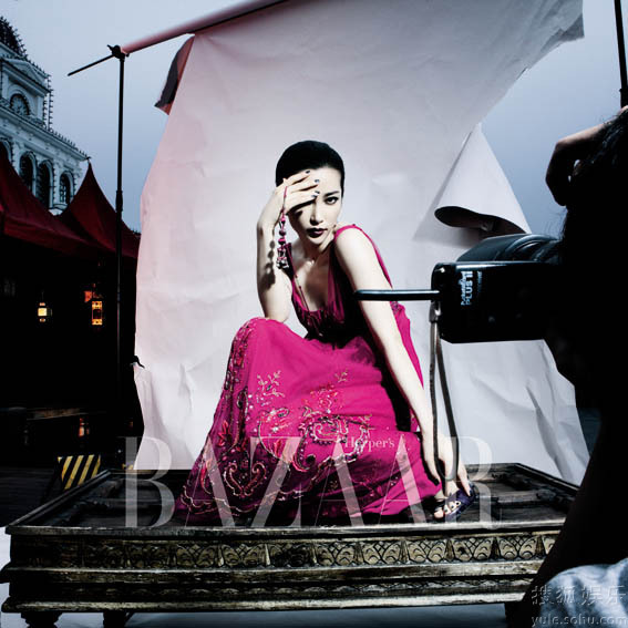 Actriz Li Bingbing posa para Bazaar de moda 2