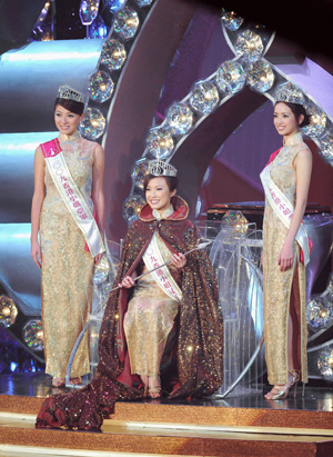 Sandy Lau coronada Miss HK 2009 8