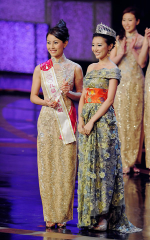 Sandy Lau coronada Miss HK 2009 10