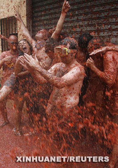 Se celebra la Fiesta de Tomate en España6