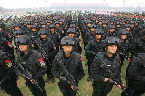 Policía armada,Día Nacional8