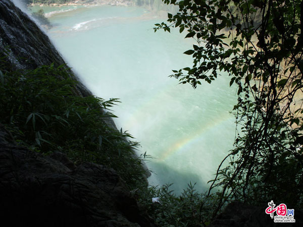Cascada Huang Guoshu - la cascada más bella en China 4