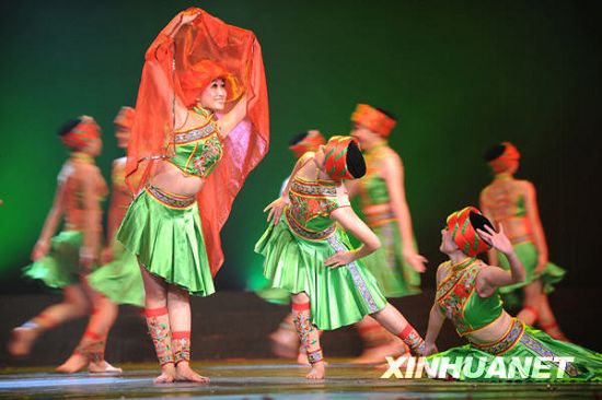 Maravillosos espectáculos- realizados -Competición -Danzas folklóricas-etnias -Premio Flor de Loto 34