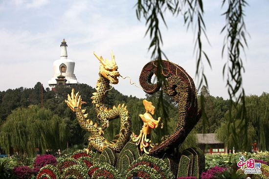 El magnífico paisaje -Parque Beihai -elegantes adornos-recibir- Día Nacional 5