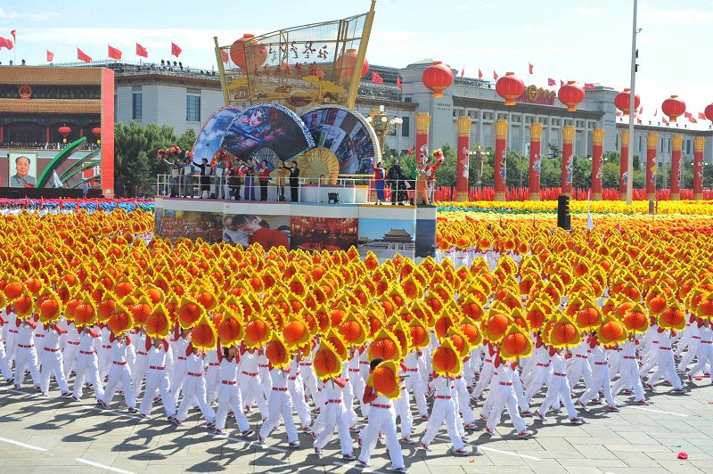 carroza-temática-desfile-celebraciones-Día Nacional 37