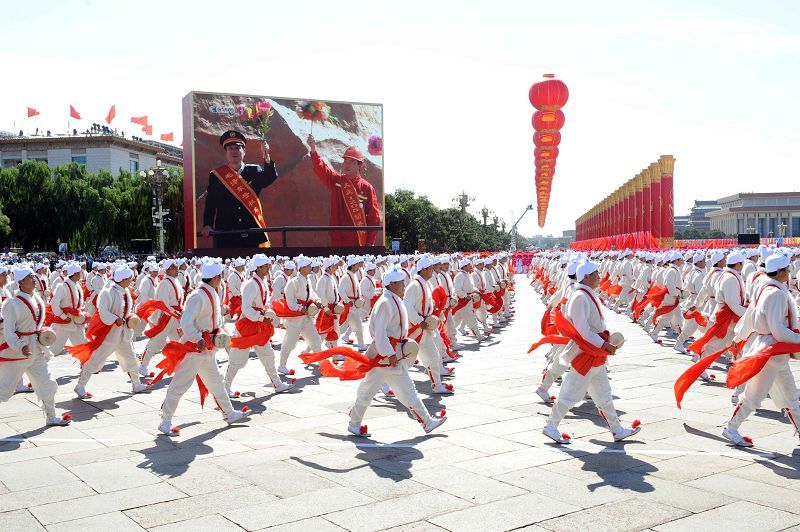 carroza-temática-desfile-celebraciones-Día Nacional 46