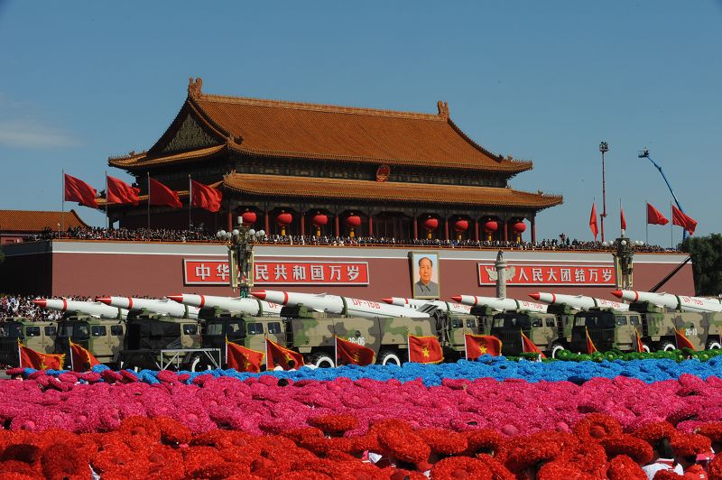 Gran desfile militar: equipos y armas 14