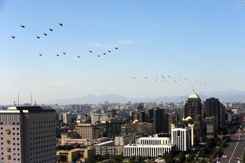 Gran desfile militar: aviones 22