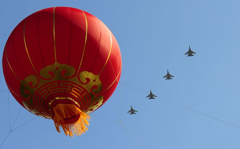 Gran desfile militar: aviones 34