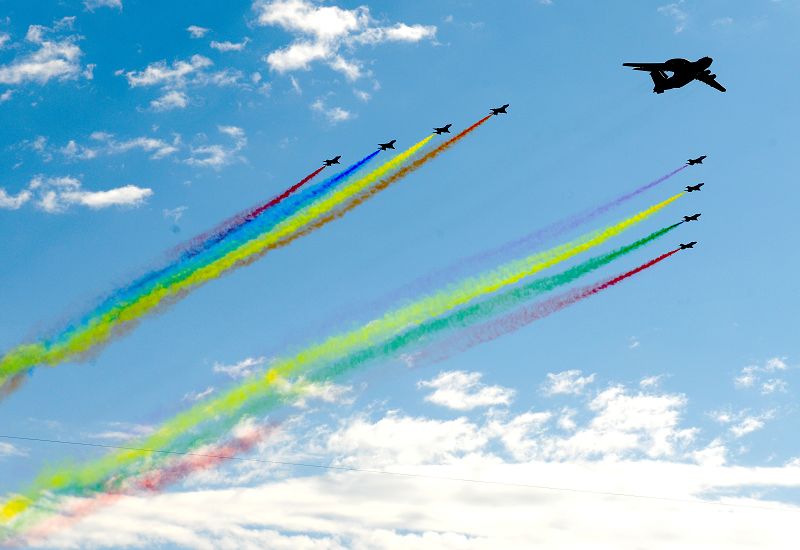 Gran desfile militar: aviones 46