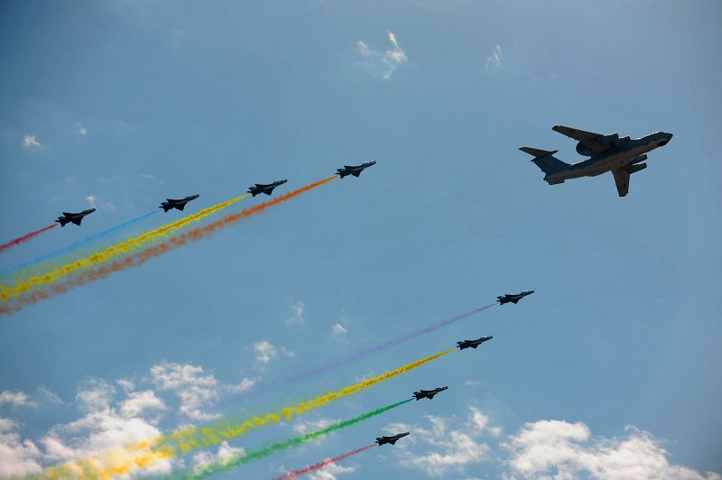 Gran desfile militar: aviones 50