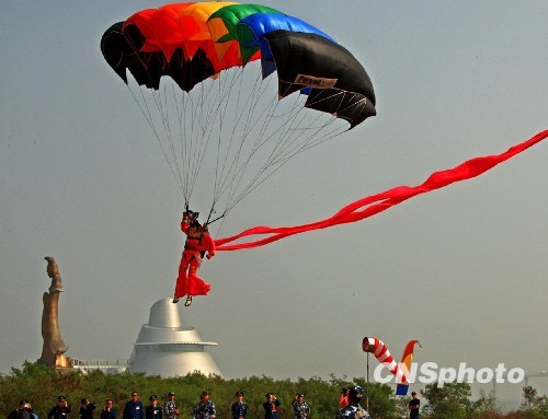 Macao-China-paracaidista-retorno-aniversario-Fuerza Aérea 2