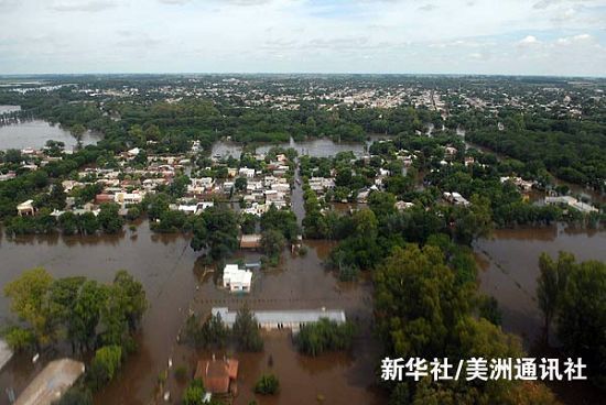 Argentina-evacuado-inundación 2