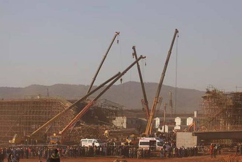 Mueren 7 personas por derrumbe de un paso a nivel en construcción en Yunnan 6