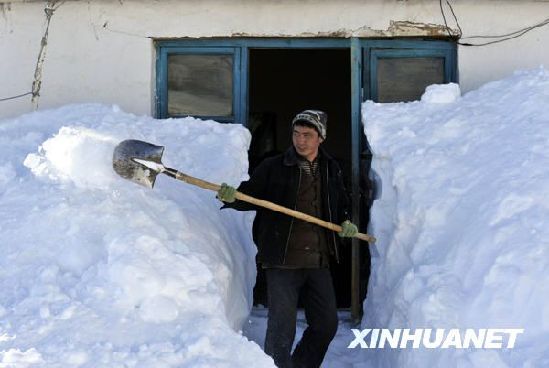 Intensas nevadas dejan un muerto y más de 5.000 evacuados en Xinjiang3