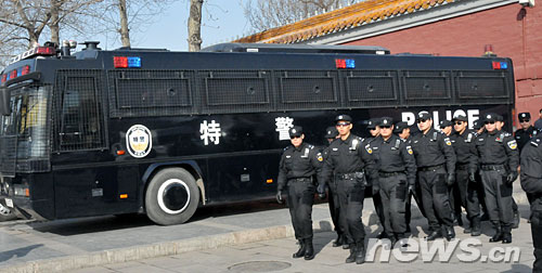 700 mil-policías-seguridad de Beijing-las dos Sesiones 6