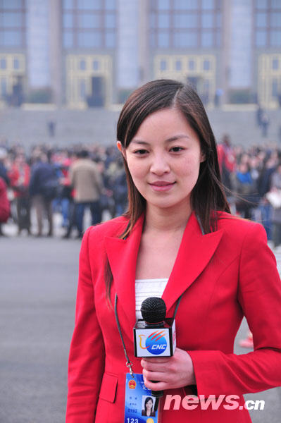 Las reporteras chinas en las dos Sesiones7