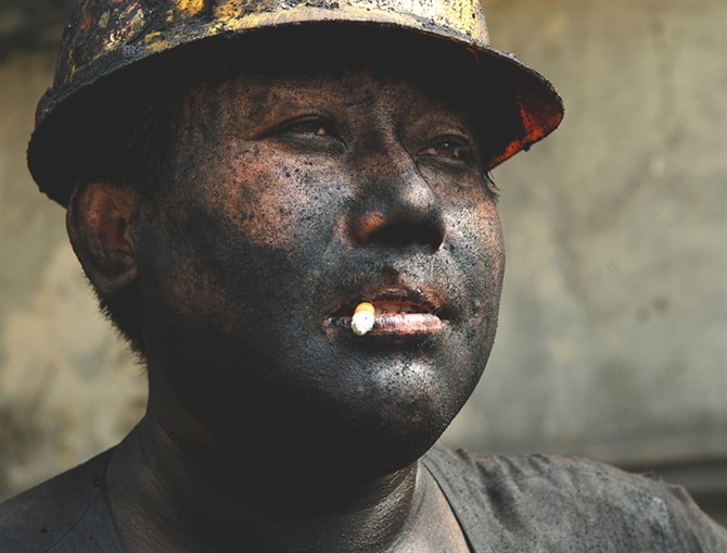 Un día de los chinos: Mineros 2