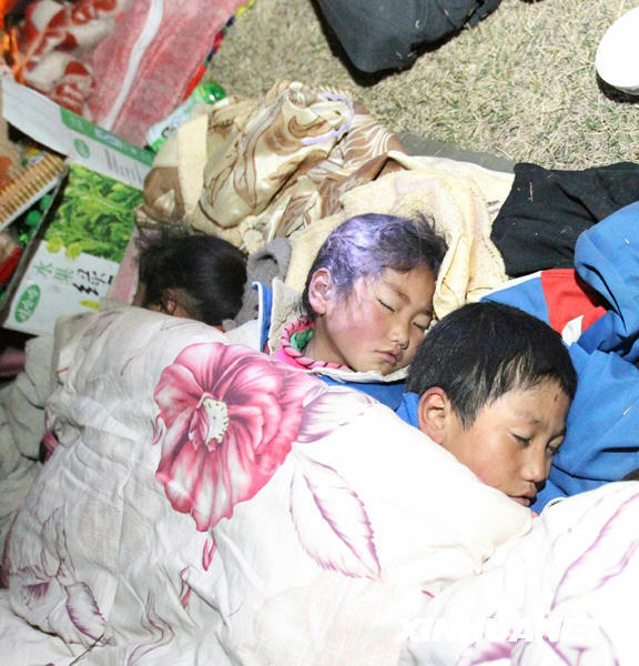 Asciende a 589 la cifra de víctimas por el sismo en Qinghai3
