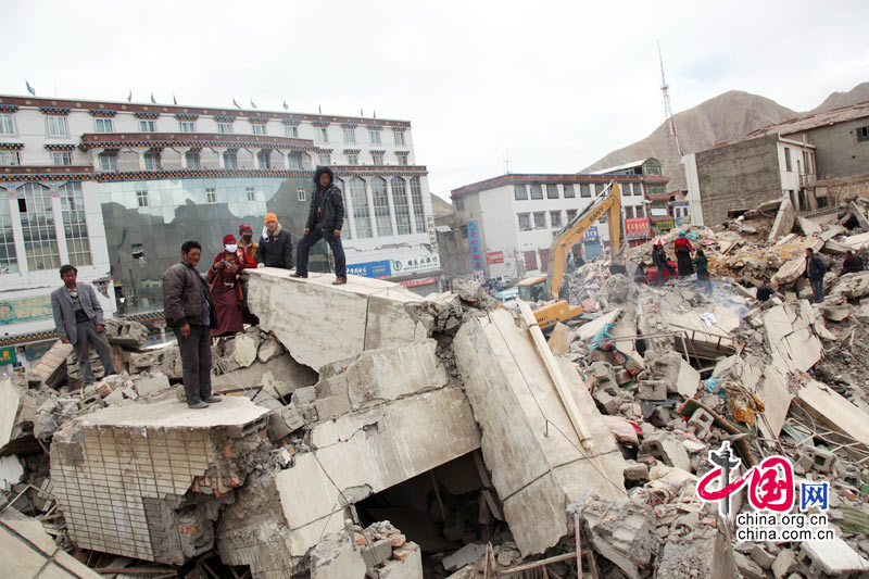 sismo terremoto Yushu Qinghai rescate 3