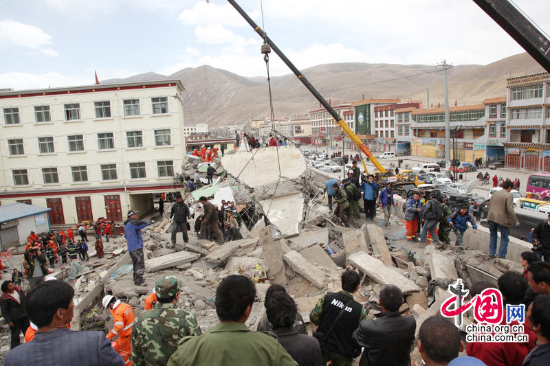 sismo terremoto Yushu Qinghai rescate 10