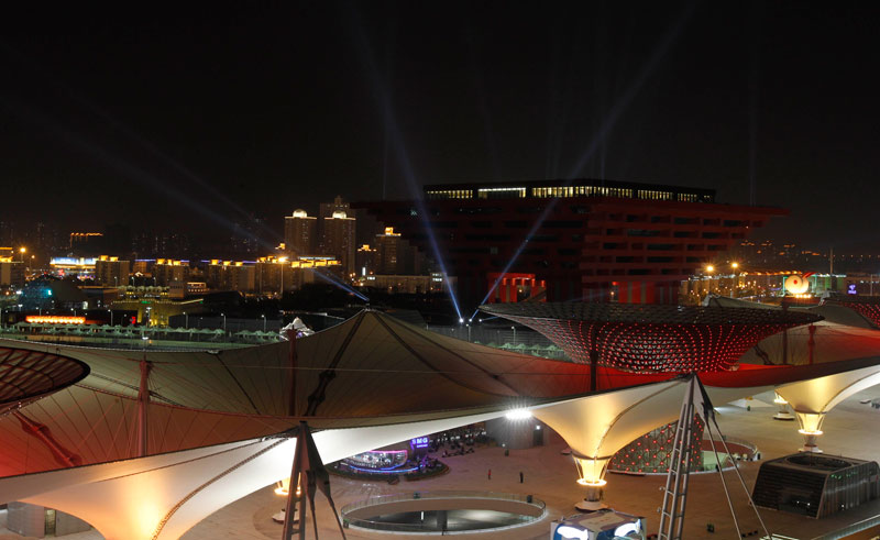 Vistas nocturnas de Shanghai antes de la inauguración de la Expo