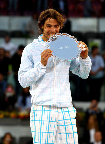 Rafael Nadal derrota a Roger Federer y se proclama campeón del torneo Masters 1000 de Madrid2'