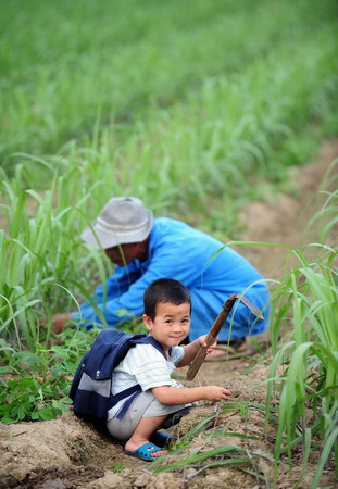 niños-campo-China 2 niños-campo-China 2