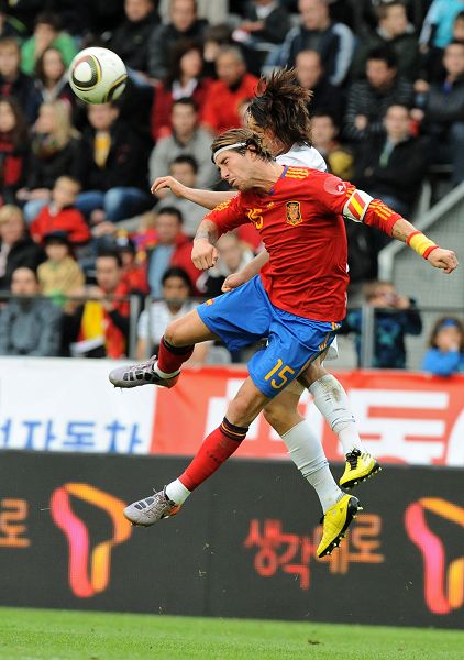 España gana 1-0 a Corea del Sur 皇馬鐵衛(wèi)泰山壓頂