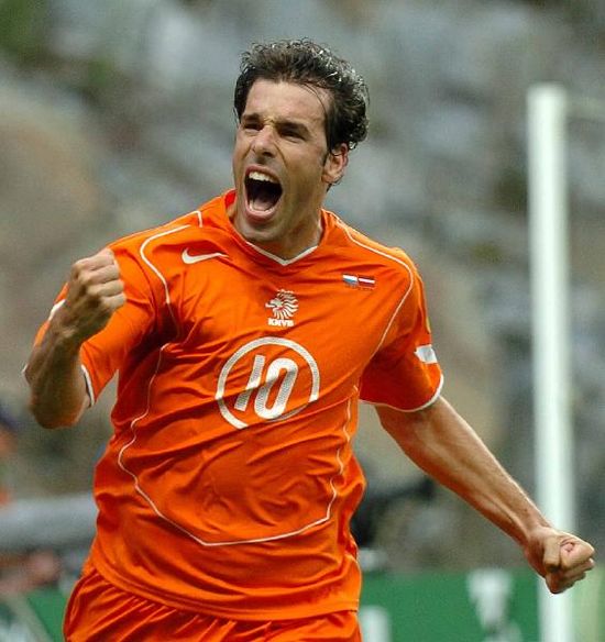 8. Ruud van Nistelrooy, nacido en el 1 de julio, 1976 en Holanda