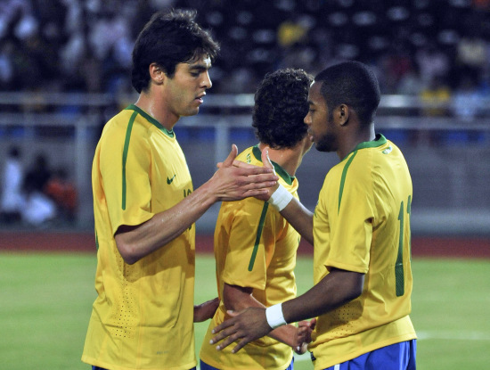 Brasil vence a Tanzania, Kaká y Robinho son los más destacados5