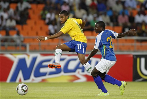 Brasil vence a Tanzania, Kaká y Robinho son los más destacados6