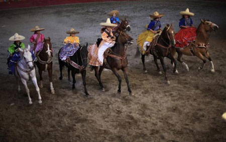 Lienzo La Nacional-Ciudad de México-2010-Vaqueras mexicanas 0