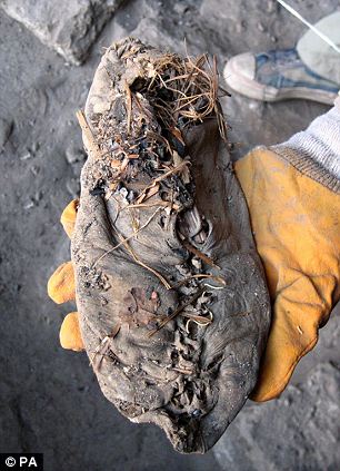 Descubren el zapato más antiguo del mundo 1