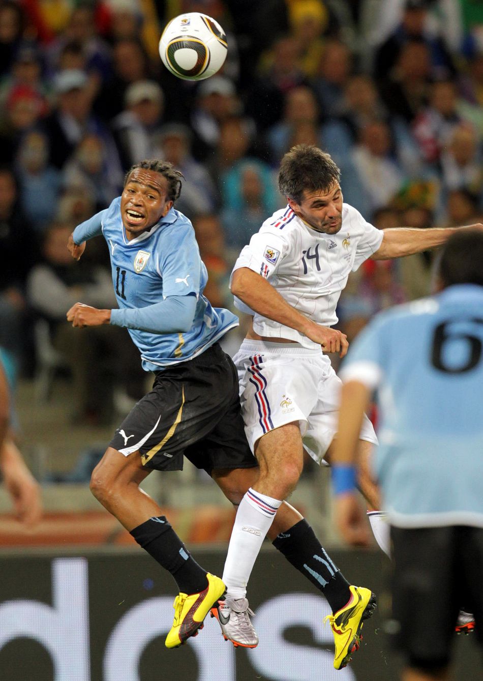 Uruguay,sólo con 10 jugadores,empata 0-0 con Francia en Copa Mundial烏拉圭戰(zhàn)平法國