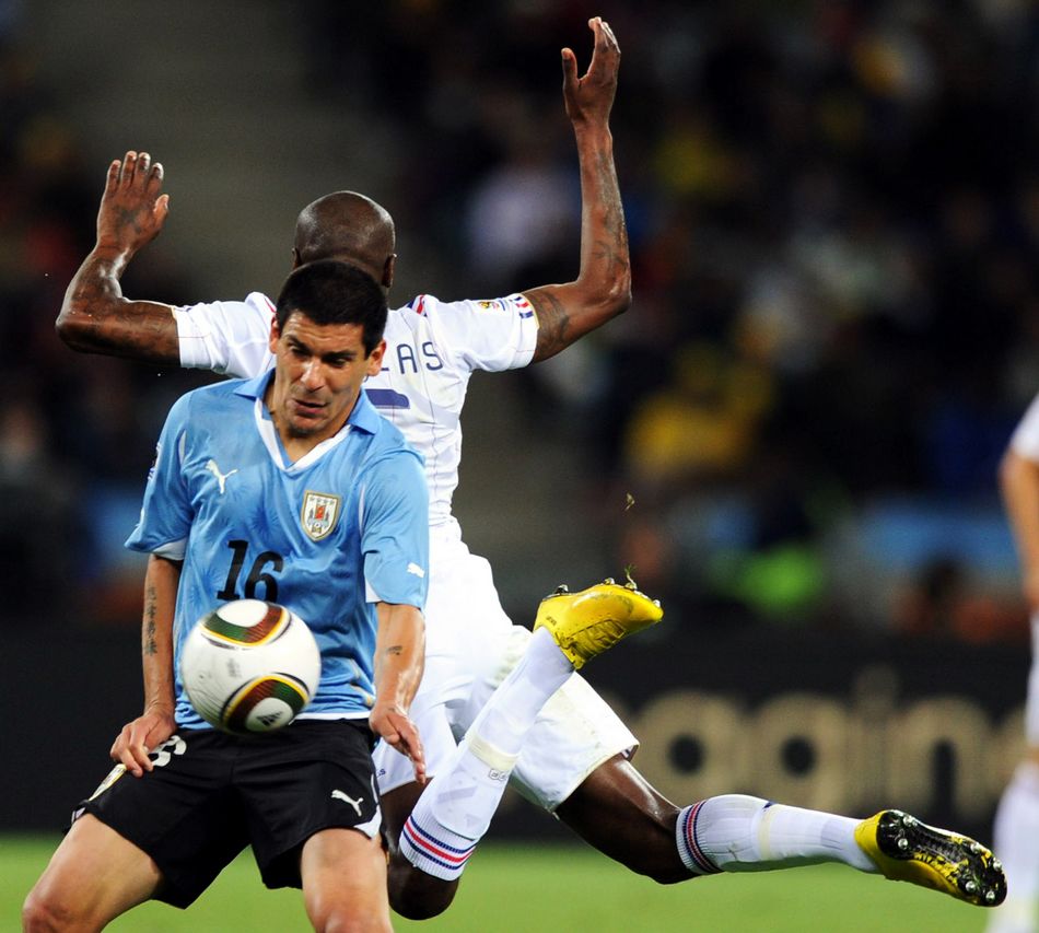 Uruguay,sólo con 10 jugadores,empata 0-0 con Francia en Copa Mundial烏拉圭戰(zhàn)平法國