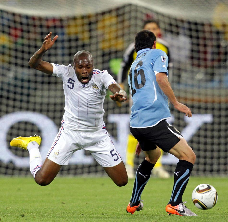 Uruguay,sólo con 10 jugadores,empata 0-0 con Francia en Copa Mundial烏拉圭戰(zhàn)平法國