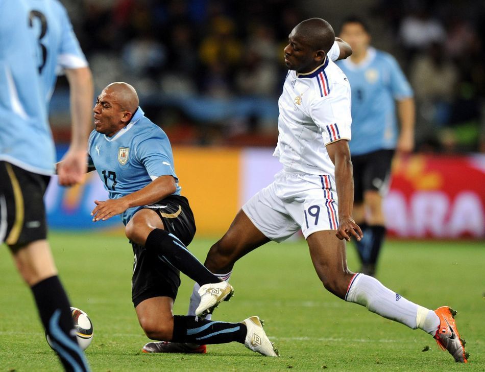 Uruguay,sólo con 10 jugadores,empata 0-0 con Francia en Copa Mundial烏拉圭戰(zhàn)平法國