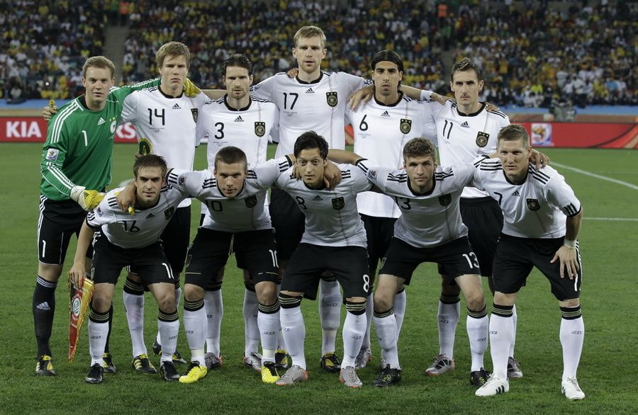 En el partido de Alemania vs Australia, la selección alemana gana 4 goles y termina el partido con 4-0. 