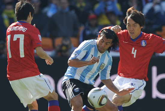 图文-[小组赛]阿根廷VS韩国特维斯突破一斗二