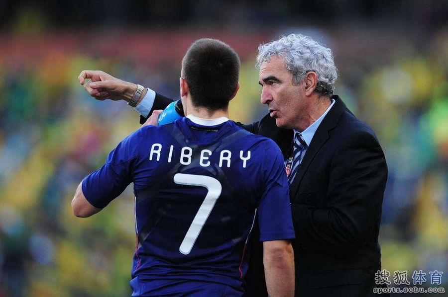 El entrenador Domenech dirige a Ribery